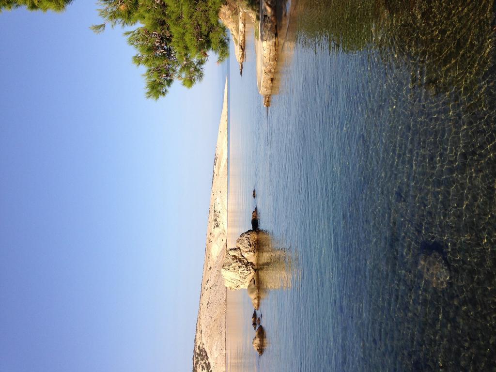 Guesthouse Tariba Supetarska Draga Ruang foto