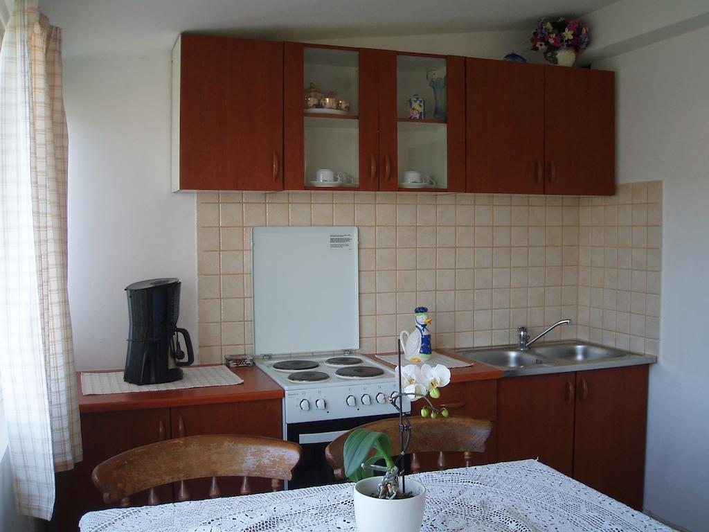Guesthouse Tariba Supetarska Draga Ruang foto